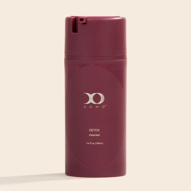 Detox Cleanser de XOMD — limpiador facial en gel, envase de 100 ml con dosificador